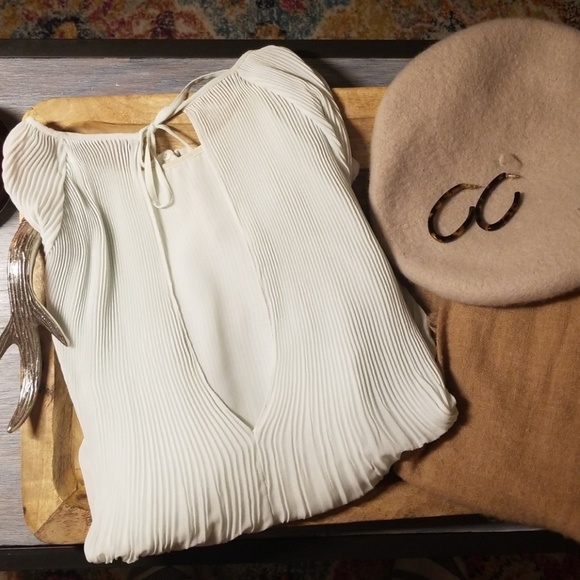 Zara | Pale Mint Pleated Blouse - Picture 2 of 4